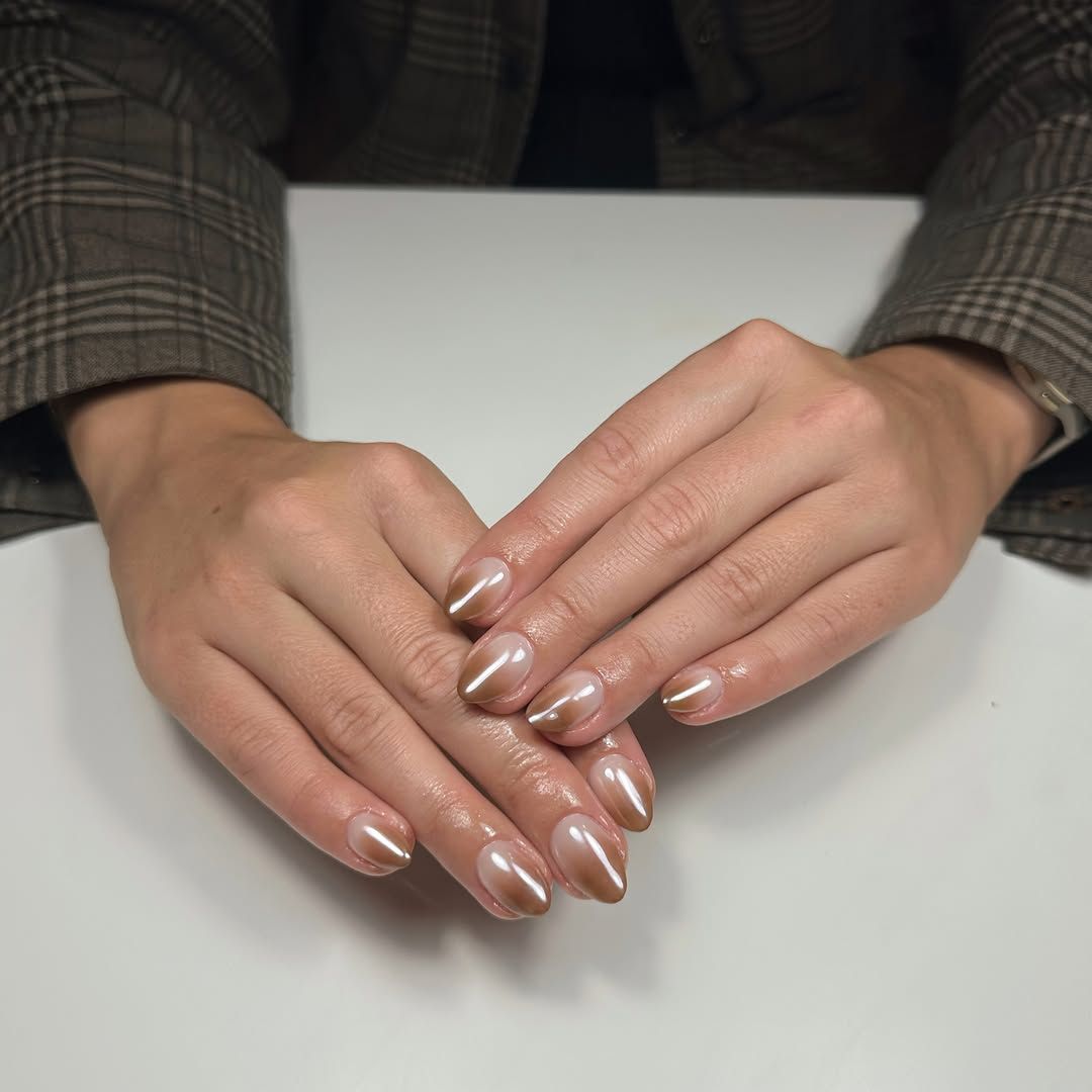 Bruine chrome French tips